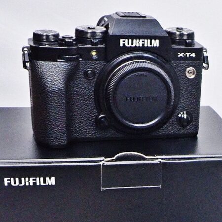 富士フイルム X-T4 ボディ ブラック ミラーレス デジタルカメラ